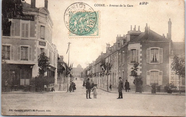 58 COSNE SUR LOIRE - Vue d'ensemble de l'avenue de la gare
