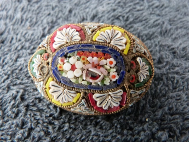 ANCIENNE BROCHE EN micro mosaïque de verre Murano EUR 15,00 - FR