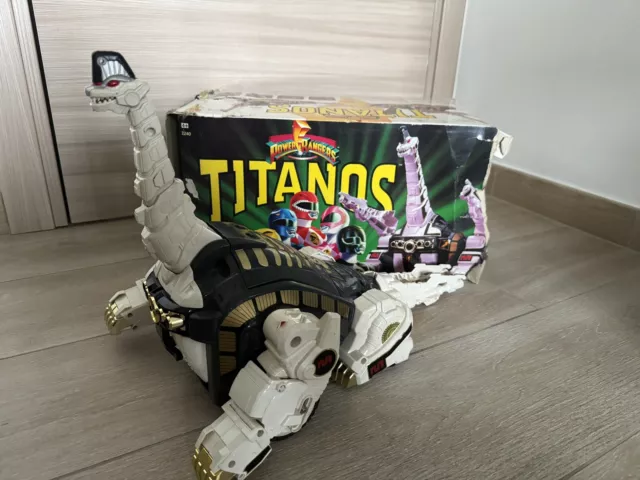 Titanos Mighty Morphin Power Ranger Carrier Zord