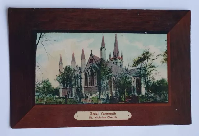 Unposted Vintage Woolstone Bros Postcard - St Nicholas Church, Gt Yarmouth (b)