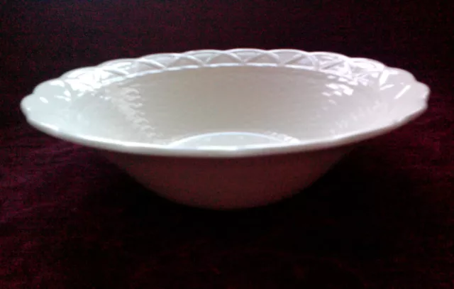 Mikasa COUNTRY MANOR-CREAM Salad/ Serving Bowl - Excellent - FREE SHIPPING