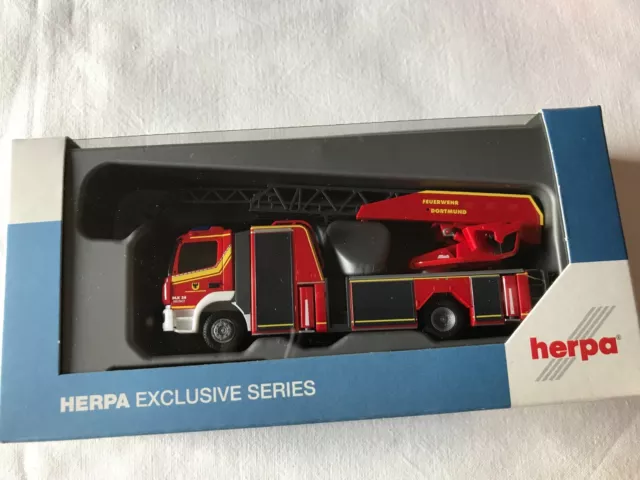 Herpa 1:87 H0 094221 Feuerwehr mit Drehleiter Daimler OVP