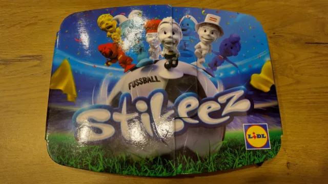 LIDL Stikeez - Fussball Euro 2016 - Spiel Feld mit 19 Figuren & Pokal - Von 2016