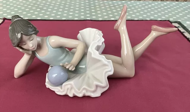 Nao By Lladro Ballerina Figurine # 1178 “Ballerina With Ball” Now Retired