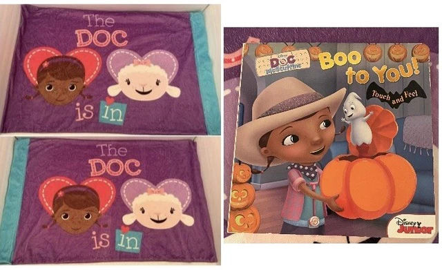 Funda de almohada Disney Doc McStuffins Lambie y libro Doc Boo to You 2014 para tocar y sentir