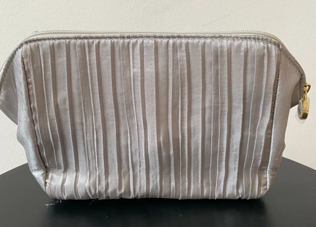 Bvlgari hotsell cosmetic bag