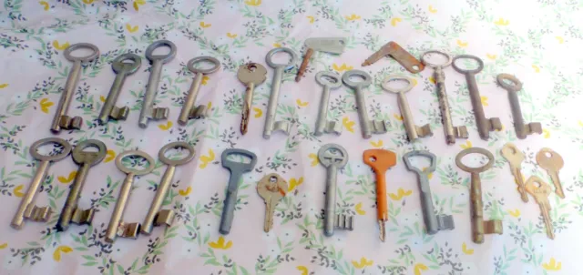 Konvolut 26 alte Schlüssel Eisenschlüssel 🐱‍ Türschlüssel DDR auch KFZ u . BAB