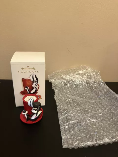 Hallmark Keepsake Love You A Latte Looney Tunes Pepe Le Pew 2006 Ornament