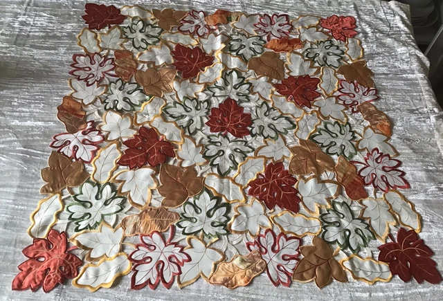 Tovaglia vintage autunno foglie quadrate. In perfette condizioni