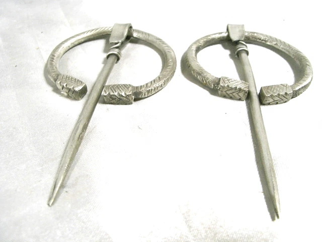 Broche Ethnique Berbère En Argent Massif - Pièce Unique D'occasion