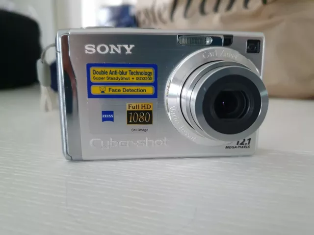 SONY CYBER-SHOT DSC-W200 Zeiss FOTOCAMERA DIGITALE con TUTTI GLI ACCESSORI