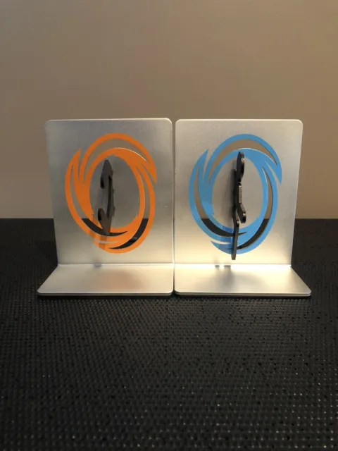 Portal 2 ThinkGeek Video Game Bookends Aluminum Metal Book Ends With Box 3
