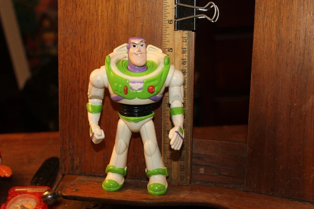 Sitemapcdatahttpsabckniqoocombuzz Lightyear Without Helmet