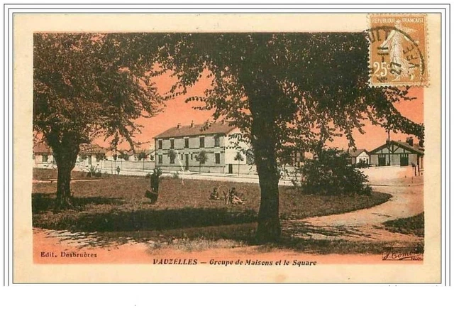 58.Vauzelles.groupe De Maisons Et Le Square