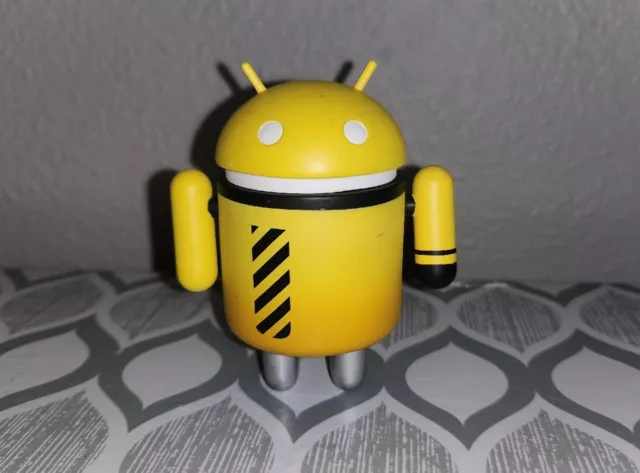 ANDROID Mini Collectible Series 1 HI-VOLTAGE 3" Vinyl Figure Andrew Bell Htf!