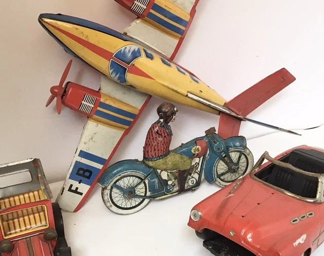 jouets en tole , epaves