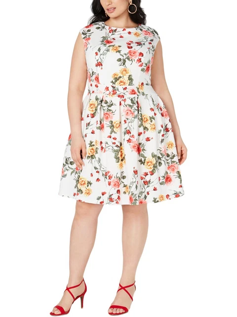 Emerald Sundae Women's Knee Length Fit Flare Dress White Size 3X