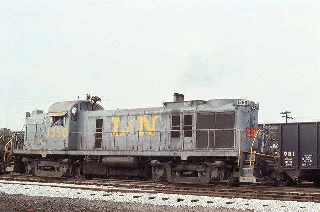 Louisville & Nashville Railroad #1350 Original Kodachrome Slide Louisville & Nashville Railroad #1350 Original Kodachrome Slide