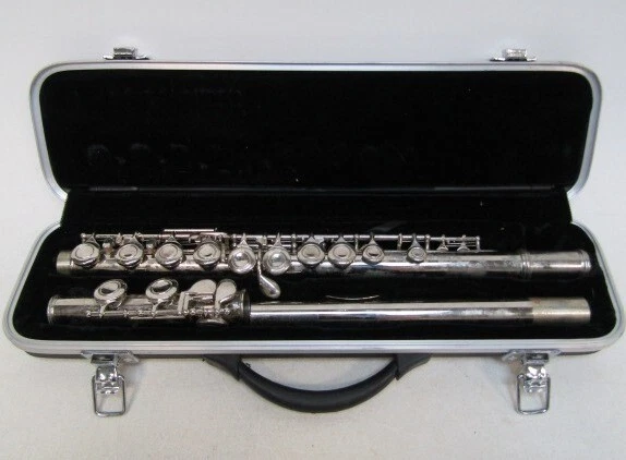 Yasoco Japan Flute with case, Good condition