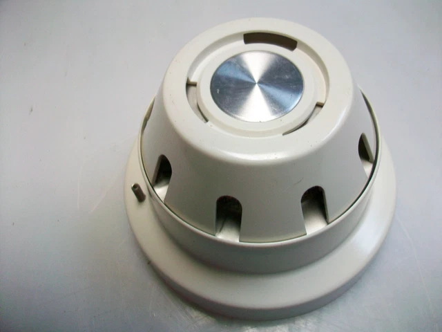 HOCHIKI IONIZATION SMOKE DETECTOR SIF-24 24 V. Dc.