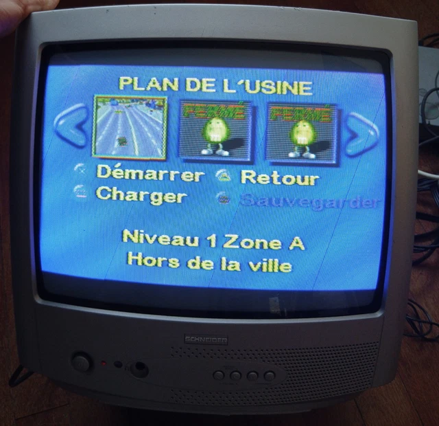Télévision cathodique vintage dans meuble en bois (Mitsubishi CK-2602