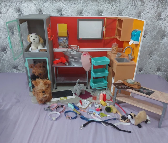 OUR GENERATION HEALTHY Paws Vet Clinic Play set, doll and accessories £