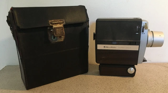 Ancienne caméra Super 8 Bell & Howell model 308 pour déco non testée