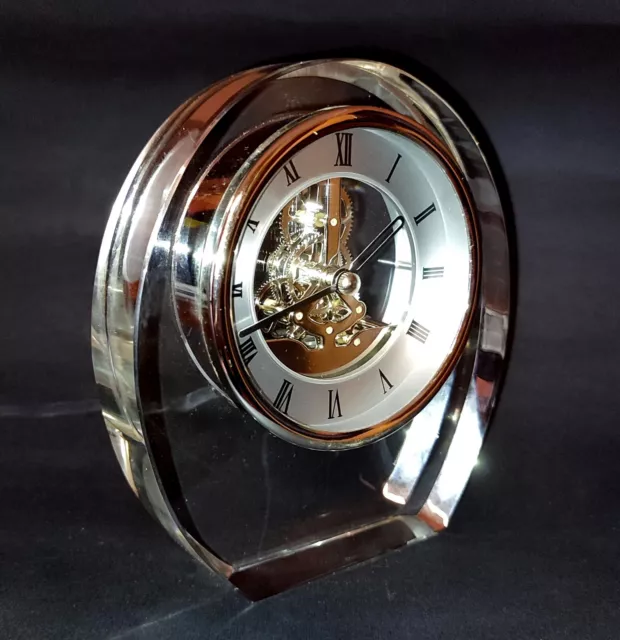 Orologio da tavolo in cristallo trasparente con movimento elettronico al quarzo