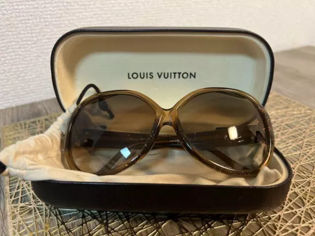 Louis Vuitton Z1478W 53-19-135 LV Gold Link Womens Designer Black Sunglasses