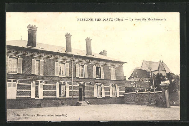 CPA Ressons-sur-Matz, The New Gendarmerie
