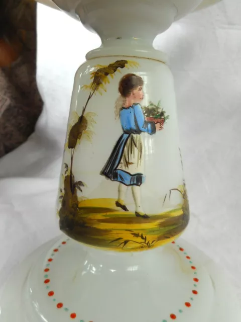 lampe à pétrole ancienne en opaline décor petite fille  emaillé  Mary Gregory
