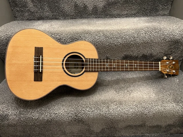 Kala ukulele KA-SRMT-TRI