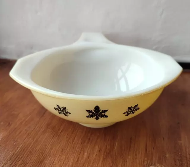 Vintage 1950s Pyrex Glass Yellow Snowflake Sauce Pourer /Gravy Boat VGC