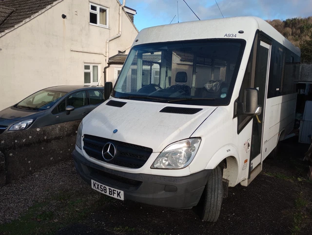 Mercedes Sprinter camper van fibreglass minibus body - history, private sale Mercedes Sprinter camper van fibreglass minibus body - history, private sale