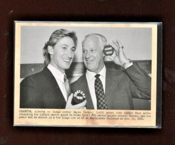2011-12 Parkhurst Champions Wire Photos #123 Wayne Gretzky/Gordie Howe   *20076