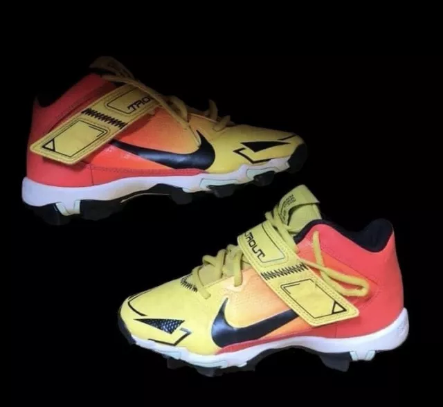 Yellow Nike Kids' Youth Force Trout 8 Baseball Cleats size 4.5Y