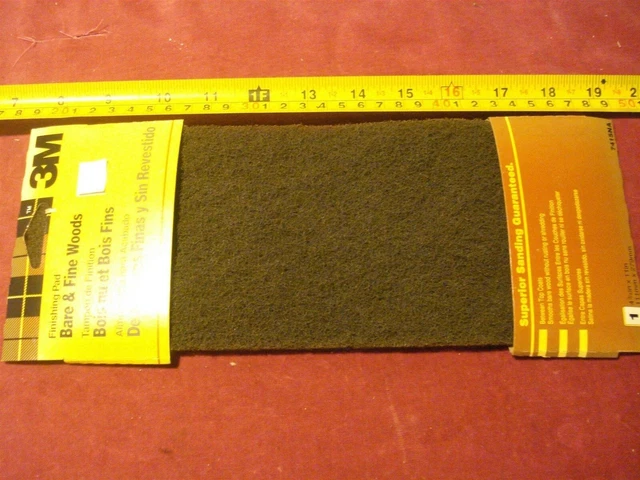 (2758.) 3M Finishing Pad for Bare & Fine Wood