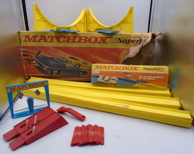 VINTAGE LESNEY MATCHBOX Superfast Double Loop Race Set SF4 SF15