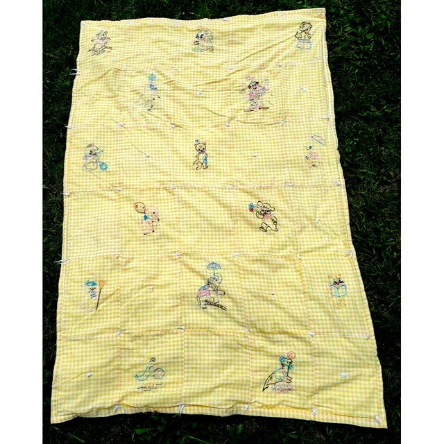 "Edredón bebé hecho a mano jengibre amarillo atado con animales bordados 64x43"