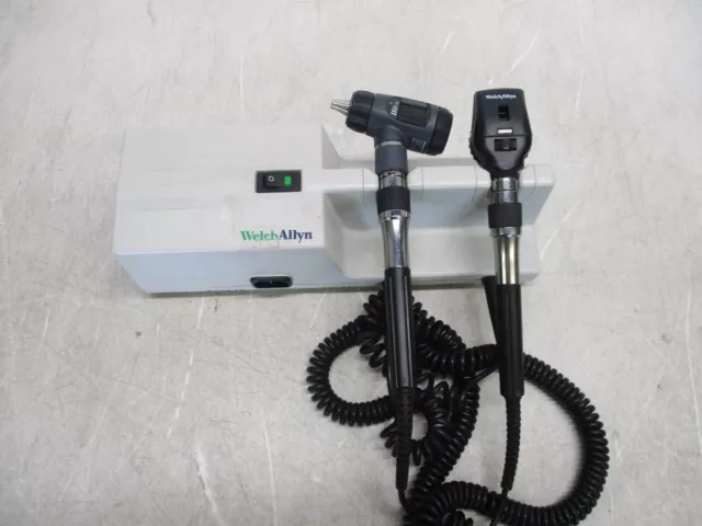 Welch Allyn  767 Series Transformer w/ Ophthalmoscope & Otoscope.