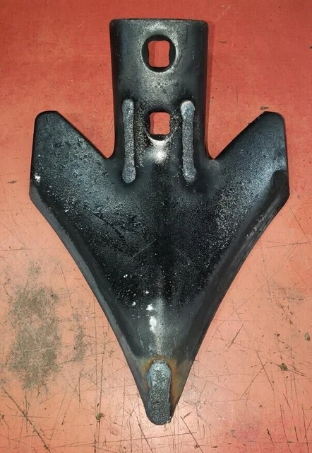Case IH OEM 372560A1EW Earth Metal 7" Tillage Sweep