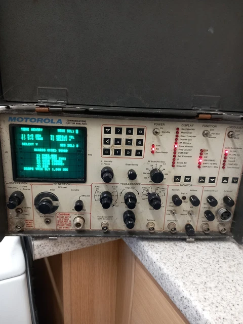 Motorola R2001D/HS Communications System Analyzer Service Monitor W/ Power Cord