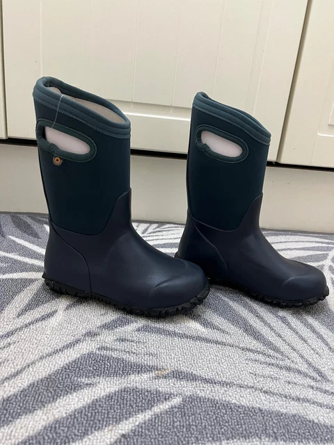 Bogs kids size 4 deals