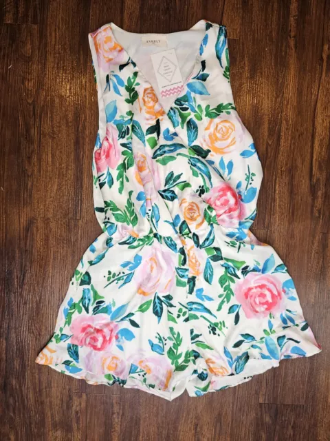 Everly Sleeveless Floral Silky Romper Size Small