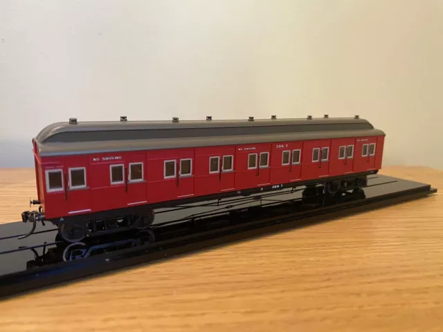 Auscision Victorian Tait Suburban Train T car 398T single car  - HO Scale