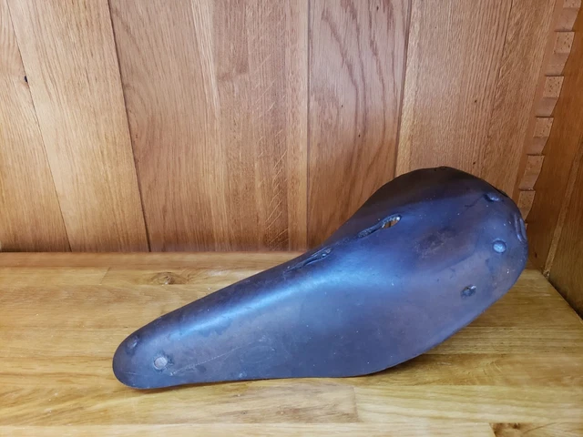 Ancienne selle de vélo en cuir AIGLOR pièce cycle ancien