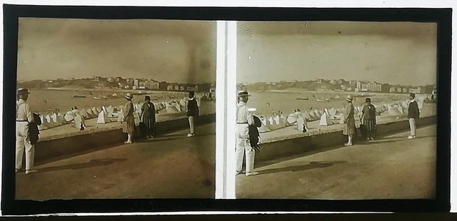 zf08 positive stereo glass plate BE circa 1920 Saint Jean de Luz animated beach
