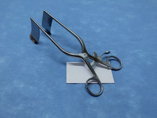 V. Mueller NL5385 Meyerding Retractor, 7.75", 1" x 2.25" Blades, Germany