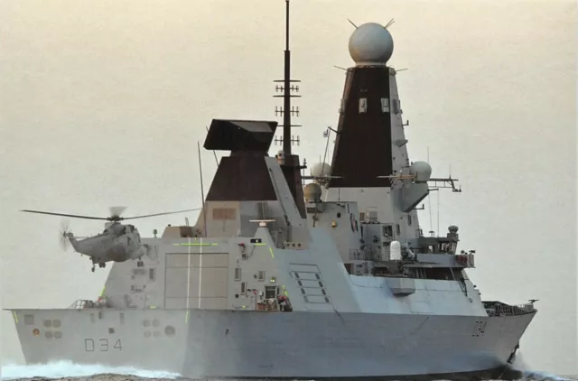 Postcard Royal Navy Sea King Helicopter Lands on Type 45 D34 HMS Diamond AP3