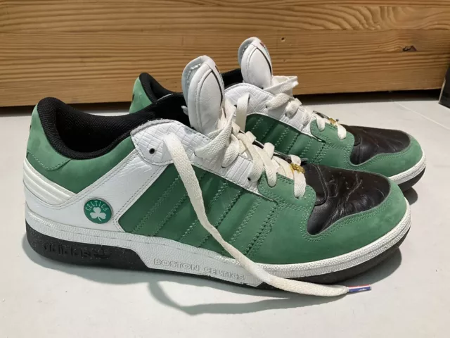 RARE Adidas “Rivalry” - Boston Celtics (vs Lakers) Men Size 10.5 w/NBA Laces